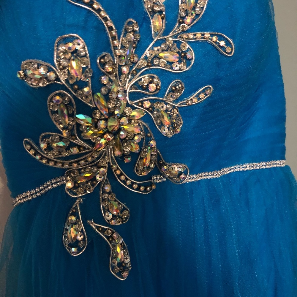 Prom dress! - Picture 2 of 5